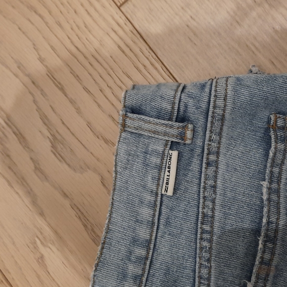 Billabong Distressed Jean Skirt Sz 29 - Picture 7 of 8